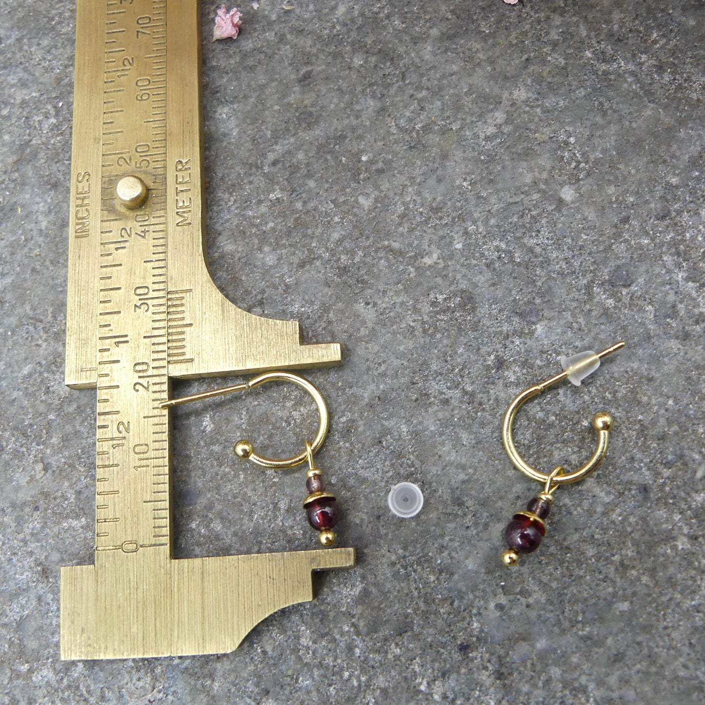 Open earrings - Garnet