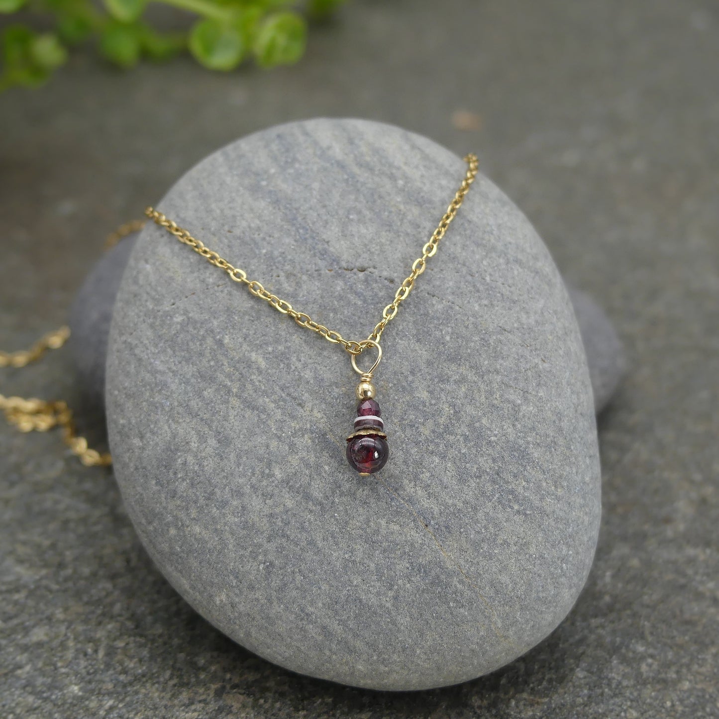 handgemaakte ketting met granaat edelsteen voor herfsttype