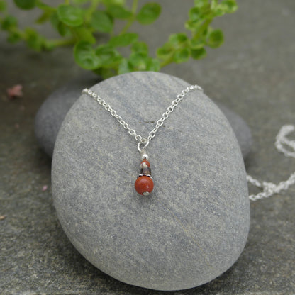 minimalistische ketting van zilver met jaspis edelsteen hangertje