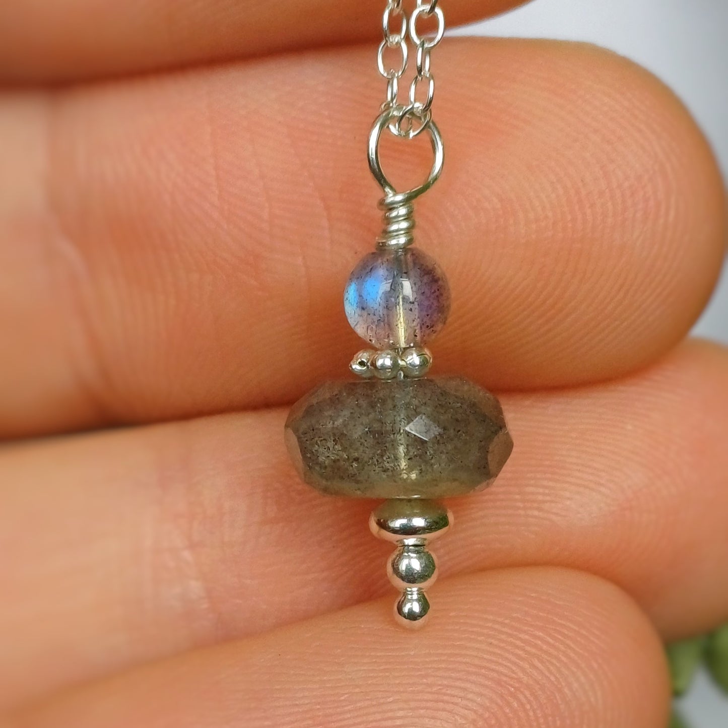 labradoriet edelsteen ketting van fijn zilver 