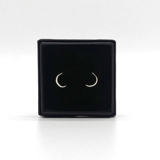 handgemaakte maan oorbellen