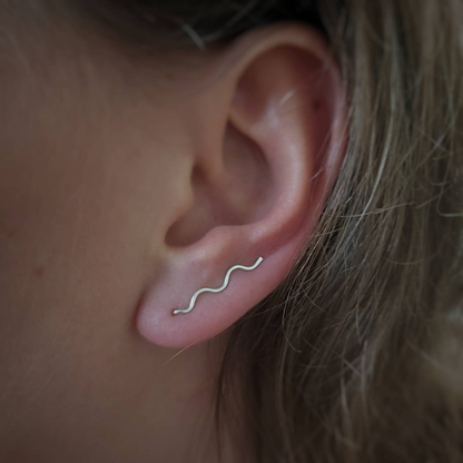 golven oorklimmer zilver handgemaakt in nederland