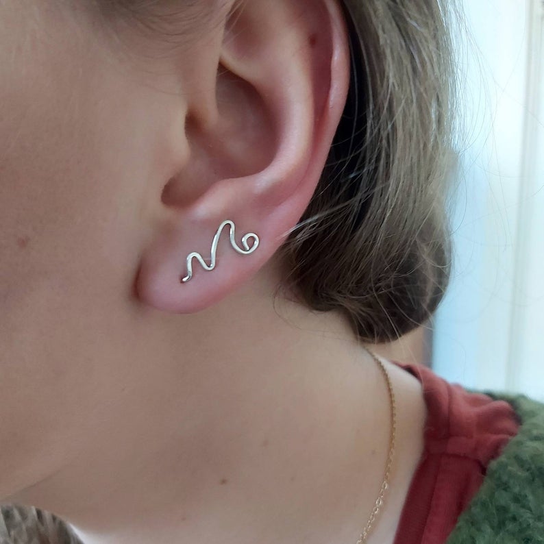 zijkant oor met oorklimmer van stonestreet in engelvorm