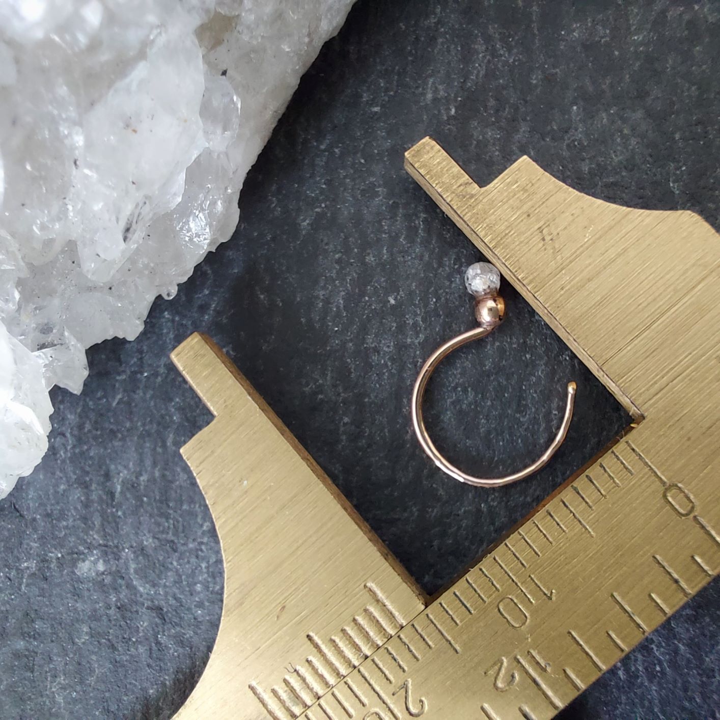 stonestreet sieraden mini oorknuffel met 2mm bergkristal steentje losse oorbellen voor earparty
